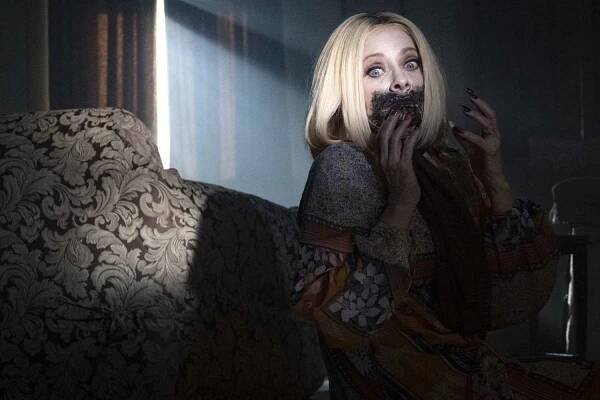 Barbara Crampton in Jakob's Wife