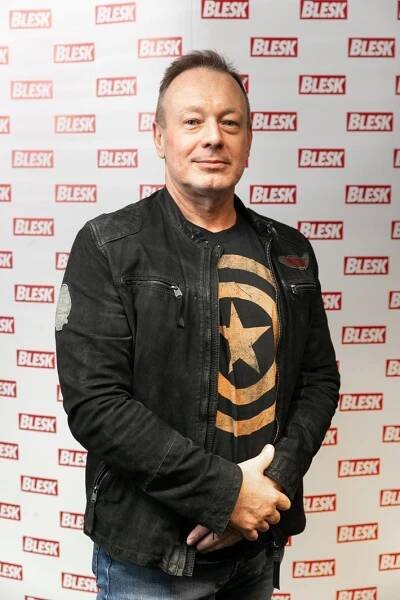 90ky: Michal Dvořák z Lucie. Šílené turné, ponorka v kapele i „Stouni“ na Strahově!