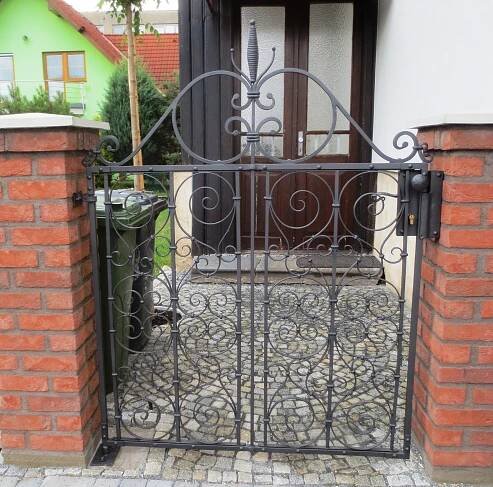 Brány a oplocení, instalace a zapojení pohonů bran Tousek - mwz.cz