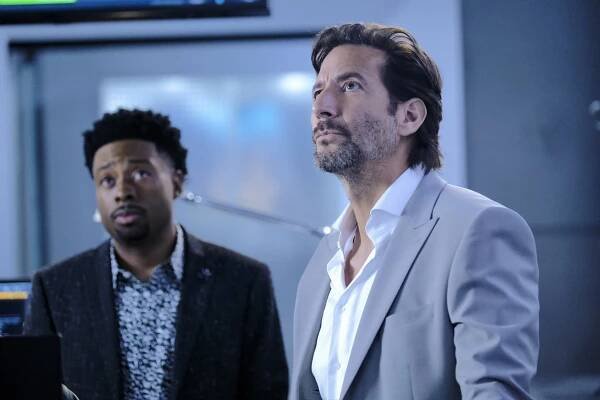 MacGyver - Red Cell + Quantum + Cold + Committed - Z filmu - Justin Hires, Henry Ian Cusick