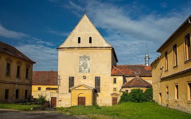 Lobkovická hrobka (Roudnice nad Labem)