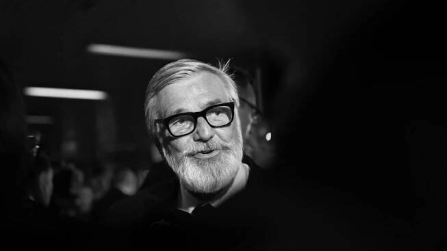 59. ročník filmového festivalu vzpomíná na svého charismatického prezidenta Jiřího Bartošku | Radiožurnál