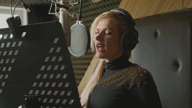 Teď bude mluvit Gabriela. Soukalová nazpívala píseň k vlastnímu dokumentu s hvězdným hostem