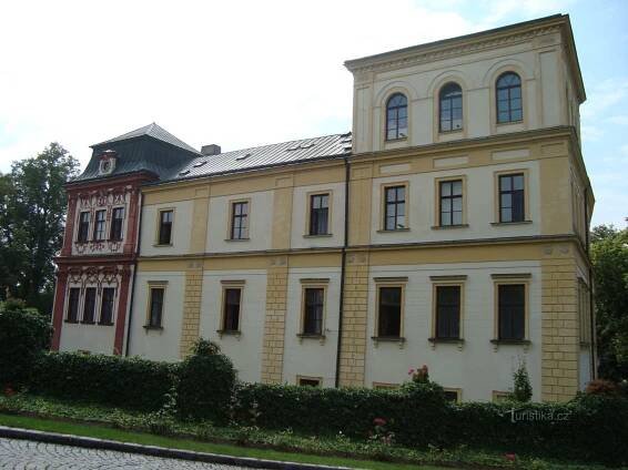Svojšice-zámek-Foto:Ulrych Mir.