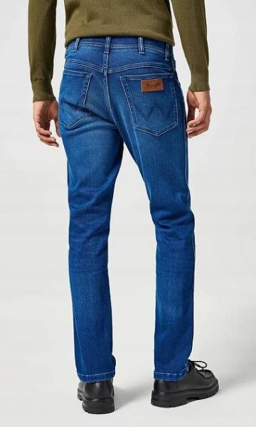Wrangler TEXAS Blue Jam FREE TO STRETCH pohodlné kalhoty W40 L32 Model Texas