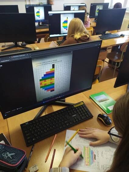 Vánoční tvoření v hodinách informatiky – 4. – 8. třída - ZŠ Dyjákovice
