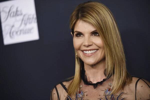 Lori Loughlin and husband Mossimo Giannulli are feeling the heat after being hit with additional bribery charges for their alleged role in the college admissions scandal.