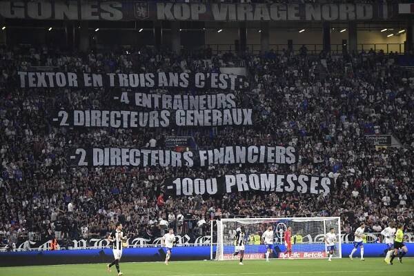 Lyon byl přeřazen do druhé ligy, nadějí je pro něj odvolání