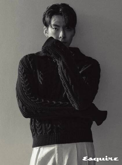 Kim Woo Bin vysvětlil, proč se máme těšit na seriál Our Blues. Také zavzpomínal na chvíle, kdy byl nejšťastnější - Asianstyle