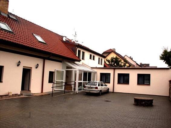 Penzion U Růže - Sezimovo Ústí - AtlasCeska.cz