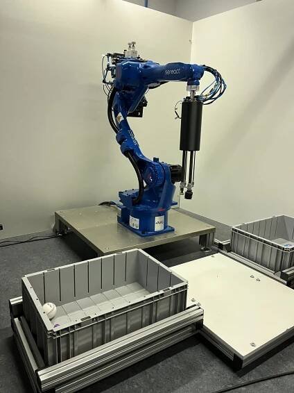 Multimodale KI-Lösungen von Sereact für intelligente Robotik 66