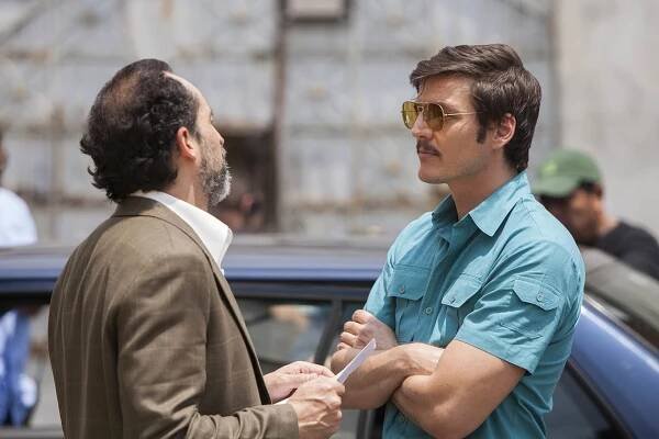 Pedro Pascal and Bruno Bichir in Narcos (2015)