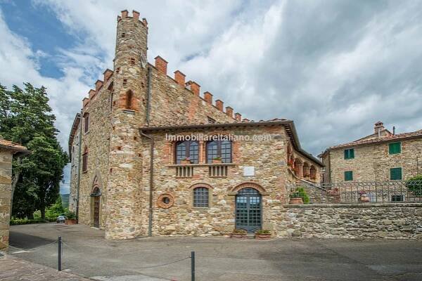 Medieval Castle Bucine Arrezo Tuscany Immobiliare Italiano