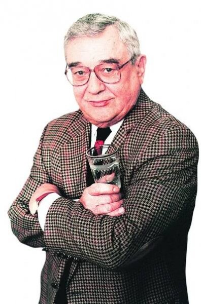 Josef Vinklář proslul coby patolízal Cvach.