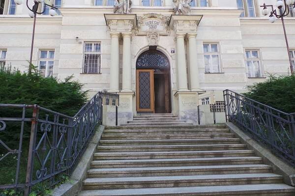 Krajský soud v Plzni - podatelna Karlovy Vary foto 1