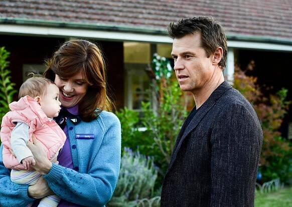 Doktor srdcař - Hugh Am I? - Z filmu - Belinda Bromilow, Rodger Corser
