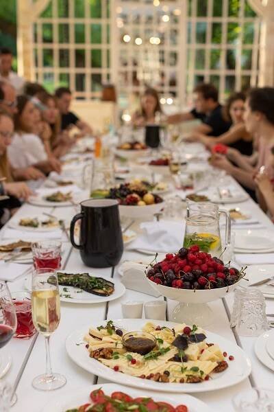 Gala-Dinner-Vase-Studt-MOB-IMG