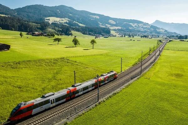 Mit dem Zug durchs Brixental