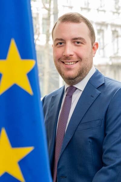 Leider haben wir keinen Titel zu diesem Bild. Wir arbeiten daran und bitten um Ihr Verständnis.