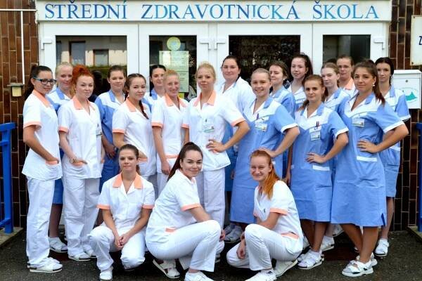 STUDENTI TURNOVSKÉ ZDRAVOTNICKÉ ŠKOLY NASTOUPILI DO „PRVNÍ“ LINIE
