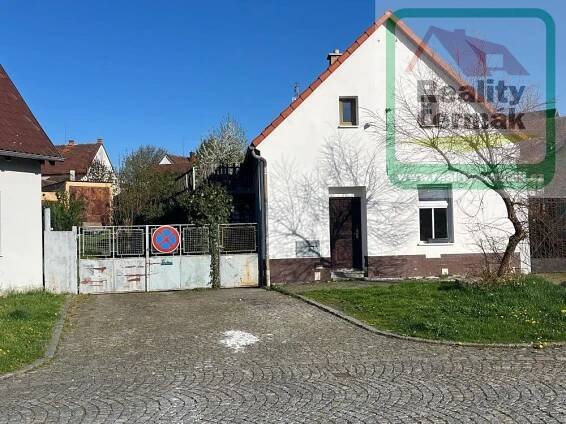 Prodej rodinného domu 240 m², pozemek 325 m², náměstí 5. května, Holýšov