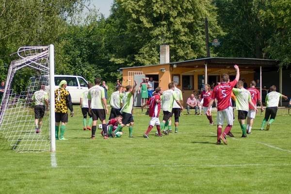 PO HODOVĚ; oslava 50. let založení FC Drahlov; O putovní pohár obce Charváty - Oficiální stránka obce Charváty