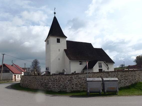 Soubor:Růžená, kostel.jpg