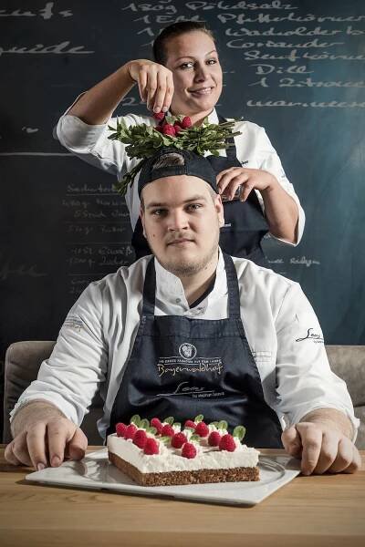 Köche des Bayerwaldhofs mit Dessert