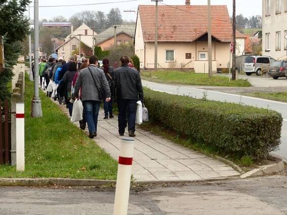 Knihovnu navštívili starostové - Oficiální stránky obce Býšť