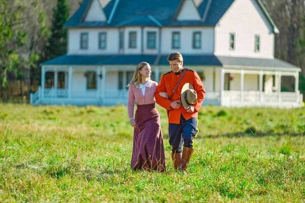 Cindy Busby and Christopher Russell on When Hope Calls