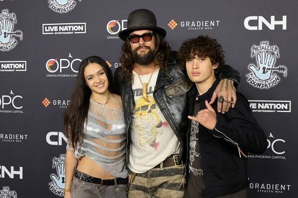 Jason Momoa with his son Nakoa-Wolf Manakauapo Namakaeha Momoa (left) and daughter Lola Iolani Momoa (right)