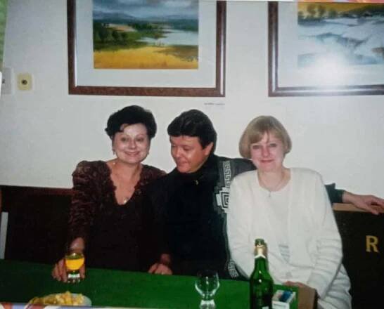 FOTO: Na fotce Libor Zavislan a vlevo Hana Horká, Libor Zavislan, vpravo Vladimíra Spurná, bývalé kolegyně z operety.