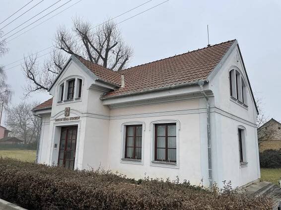 Od cedule k ceduli čtyři minuty. Kvůli nařízení jsou jako v kleci