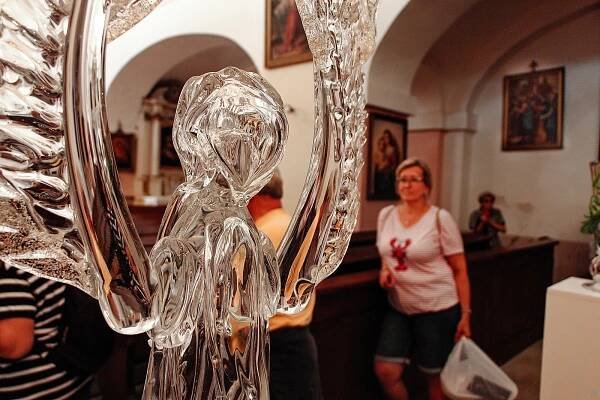 Kunraticím dominuje sklářské umění. Sklárna nabízí nevšední zážitek