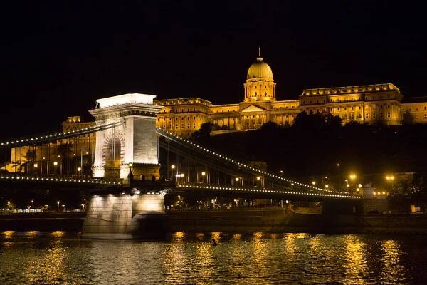 Budapešť: Noční procházka s plavbou po Dunaji