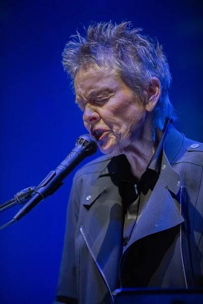 Foto: Laurie Anderson, Praha, Divadlo Archa, 21. 11. 2023