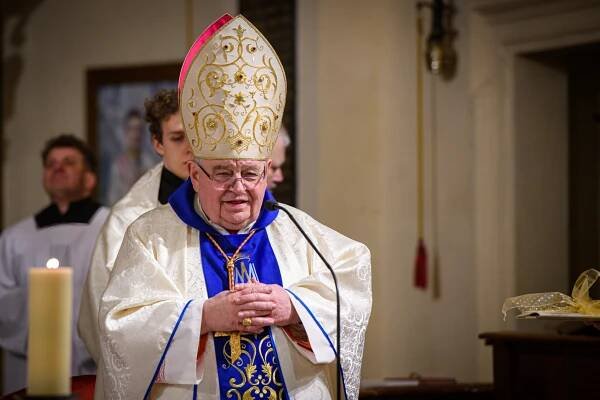 PŮLNOČNÍ MŠE 1.1.2025 / FOTO: ČLOVĚK A VÍRA – JAKUB ŠERÝCH – Via Sancta Mariana