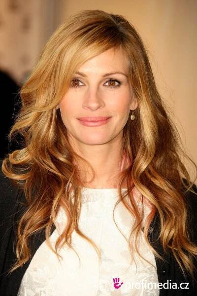 Barva vlasů jako Julia Roberts - Diskuze Omlazení.cz