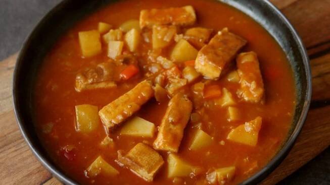 Jak na tofu chutně: V tomhle gulášku funguje skvěle