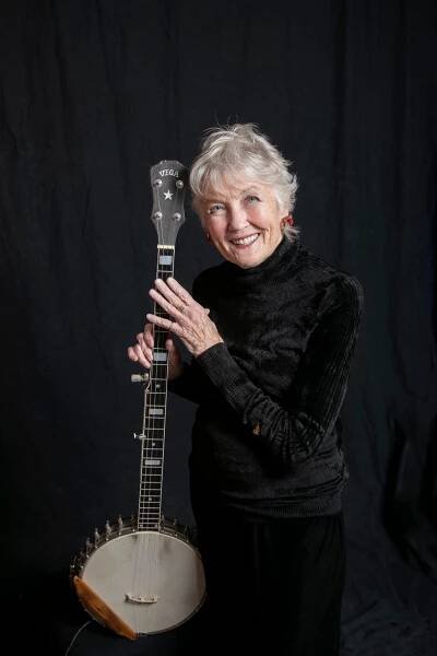 Peggy Seeger – Riotsquad Publicity