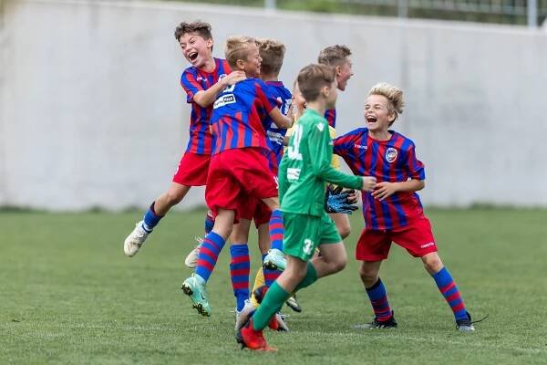 Přehled: jak si v sezoně 2021/2022 vedla viktoriánská mládež a ženy | FC VIKTORIA Plzeň
