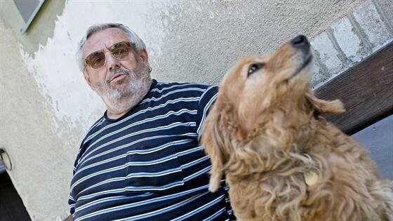 Dnes si Petr Pavlásek, který v lednu oslavil sedmdesátiny, užívá důchodu....