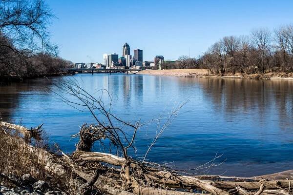 Pollution, Not Drought, Prompts Lawn-Watering Ban in Des Moines - Inside Climate News