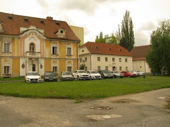 OBRAZEM: Červený dvůr v Kolíně nejsou jenom garáže a někdejší Svazarm