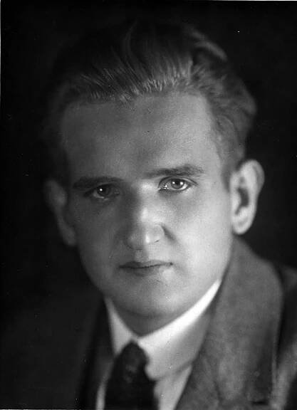 Soubor:JF, 1923.jpg – Wikipedie