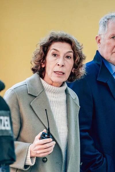Bibi Fellner (Adele Neuhauser) und Moritz Eisner (Harald Krassnitzer) bewegen sich in "Tatort: Wir sind nicht zu fassen!" in e