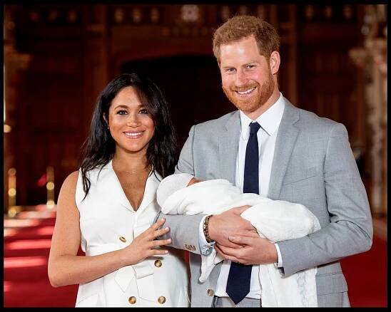 Meghan chce syna chránit před novináři, Archie bude vyrůstat v ústraní a bez titulů