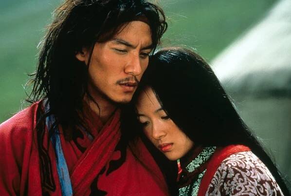 CROUCHING TIGER, HIDDEN DRAGON, (aka WO HU CANG LONG), from left: Zhang Ziyi, Chang Chen, 2000. ©Sony Pictures Classics/courtesy Everett Collection