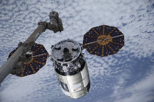 ŽIVĚ A ČESKY: Cygnus NG-17 přilétá k ISS – Kosmonautix.cz