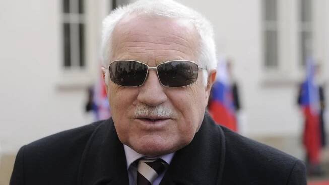 Fešácké brýle prezidentského kandidáta: Jmenuji se Zeman. Miloš Zeman...